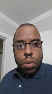 Hello everyone it's Kickin chicken Monday here at Randall's let our Deli  Department do the cooking for you today Randall's Kickin chicken Monday  here at Randall's