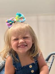 Introduction to maurella and her love for bows