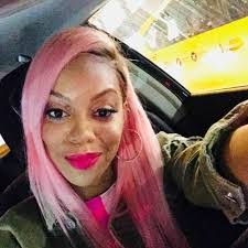 Candice Roach's Instagram, Twitter & Facebook