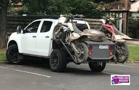 15327488 10208102786787354 4118965389732703686 N Jpg 960 628 Voitures Et Motos Remorque Moto Camion Camping Car