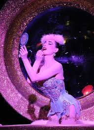 Powder Puff Dita Von Teese Burlesque Dita Von Teese Style Dita Von