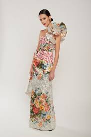 Apostamos por contar vuestra historia como sólo nosotros lo sabemos hacer. Vestidos De Fiesta Invitada Y Madrina Madrid Blanco De Novia