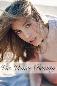 Elise Malone's Instagram, Twitter & Facebook