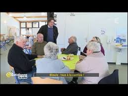 Bioule Tous A La Cantine La Quotidienne La Suite Youtube Cantine Mon Quotidien Personnes Agees