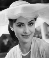 Auf wunderweib.de finden frauen alles, was das leben wunderbar weiblich macht. Caterina Valente Filme Bio Und Listen Auf Mubi