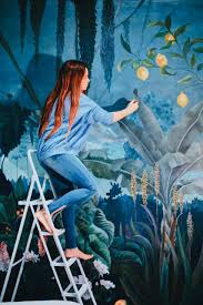 La semana pasada la invitó a la casa rosada y la artista se sacó una foto en el sillón de rivadavia. Florencia Aise La Artista Mendocina Que Conmueve Al Mundo Con Sus Obras Revista Area Tres