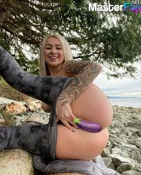 Explore every angle of Foxysophi nude