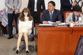 성인용품 '리얼돌'을 어떻게 볼 것이냐를 둘러싼 논쟁에 불이 붙었다. ì—¬ì˜ë„ì¸ì‹¸ ì‚¬íšŒì  ìŸì  ë¦¬ì–¼ëŒ êµ­íšŒ ë²•ì•ˆì€ ë‹¬ëž' 1ê±´ ì¤'ì•™ì¼ë³´