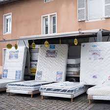 Est considéré comme de la vente à domicile, le démarchage de personne à personne ou par réunion, à l'exclusion du démarchage par téléphone ou par tout moyen technique assimilable, auprès de particuliers. Vente De Matelas Des Arnaques A Dormir Debout Decryptage Ufc Que Choisir