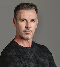 Abril Carrera's Instagram, Twitter & Facebook