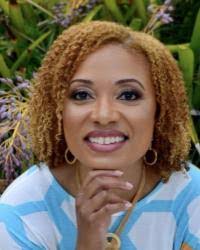 Donna Lindsay's Instagram, Twitter & Facebook