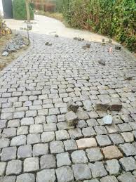 Bestratingswerken Verhaegen Blauwe Hardsteen Kasseien Kandla Grey Stone Platines Grind Tuin Bestrating Hardsteen Oprit Landschapsarchitectuur