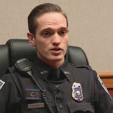 Police officer, thinking he's responding to overdose, delivers premature  baby