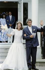 30 Of The Most Unconventional Celebrity Wedding Dresses That We Can T Stop Looking At Kennedy Wedding Dress Caroline Kennedy Wedding Dress Celebrity Wedding Dresses