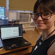 Alejandra Metz's Instagram, Twitter & Facebook