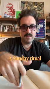 Special guest and accomplished coach @eddiecribby to the mound ;) ⚾️ more 