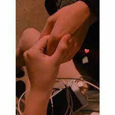  Couple Holding Hands Cute Couple Pictures Couple Goals Teenagers Pictures Cute Couple Selfies