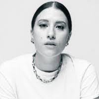 Isabel Chang's Instagram, Twitter & Facebook