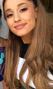 Ariana grande ungeschminkt ohne schminke bilder. In The Live Audience Of Bb16 Close Up Schonheit Braune Haare Haare Und Beauty