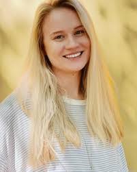 Ashley Steinberger's Instagram, Twitter & Facebook