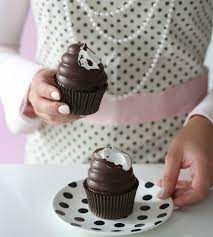Hi Hat Cupcakes Passion For Baking Get Inspired Chocolate Dipped Cupcakes Bumpy Cake Cupcake Recipes