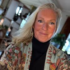 Are you guarantied to be seen in the limited opening times they're actually  open? Is there one that's best to go to? TIA 🙂