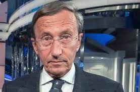 Ma oggi, nel 2010, per crescere insieme, per essere davvero unito, per sentirsi comunità. Gianfranco Fini Ancora Nei Guai Il Popolo