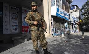 La detonación de un vehículo cargado de explosivos en plena hora punta en el barrio diplomático de kabul, la capital de afganistán, deja un balance de cerca de 100 muertos y más de 300 heridos. Vhbzer7spgtugm