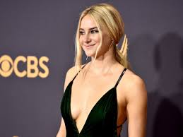 Shailene woodley speaks on fears, haircut and arm wrestling jennifer lawrence. Aaron Rodgers And Shailene Woodley Are Engaged Here S A Timeline Of Their Relationship