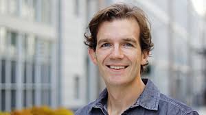 David Hegarty's Instagram, Twitter & Facebook