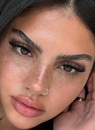 Custom hybrid lash extension services available