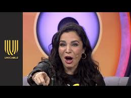 Higareda contó que el tapatío iba rodeado de un grupo de personas vestidas con playeras de marcas y logos gigante, por lo que pensó que se trataba de un narcotraficante. Penso Que Era Un Delincuente Que Paso Entre Martha Higareda Y Canelo Alvarez Minuto Mexico