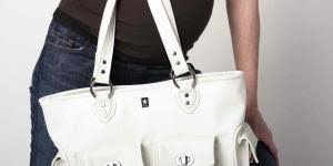 Pero en el caso de que lo quieras hacer tú tan sólo necesitarás comprar la polipiel que más te interese. Como Limpiar Un Bolso De Piel 8 Pasos