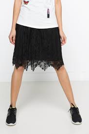 Defacto Marka Dantel Etek Dantel Modeli Ve Sik Tarzi Ile Bluz Ve Gomlekleriniz Kombinleyerek Rahatlikla Kullanabileceginiz Defacto B Fashion Lace Skirt Lace