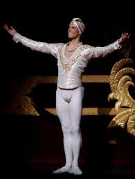 And how did he become an iconic character, a trendy artist, a man. Roberto Bolle Wikiwand