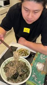 Alexander Poon (@heyitsalexpoon)