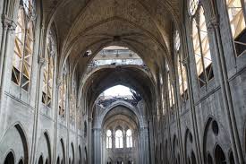 Page officielle de la cathédrale. Inside The Race To Save Notre Dame Cathedral