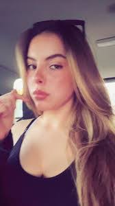 Nicole Barcelos's Instagram, Twitter & Facebook