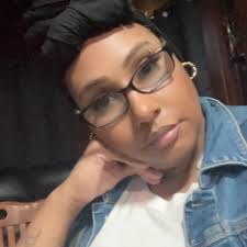 Laura Luis 🦋 (@lauraluismakeup) 님 라이브 중