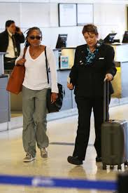 Meghan markle's mother doria ragland has arrived in london ahead of her daughter's wedding to prince harry. Meghan Markle S Mum Doria Ragland Flies Back To Uk To See Daughter And Prince Harry Amid London Move Rumours