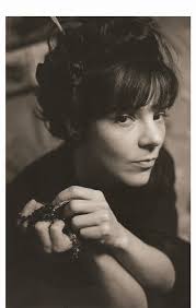 Isabel_Monteiro Drugstore sakura