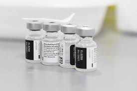 Developed with pfizer's partner biontech, if all goes well, this vaccine would be the first of its kind to receive fda approval. Pfizer Vaccine Can Give Early Protection 12 Days After One Dose
