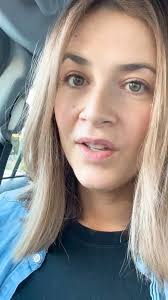 Melissa Heeney's Instagram, Twitter & Facebook