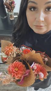 This is my name for it is my Angel blossom don't know real name but makes  feel blessed everytime I see it. It feels like a bunch of Angels are  watching over