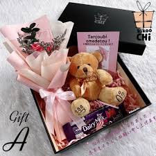 Hadiah anniversary adalah sesuatu yang idealnya diberikan kepada pasangan yang merayakan ulang tahun pernikahan atau hari jadinya. Jual Gift Box Hadiah Ulang Tahun Cewek Kado Pacar Anniversary Wisuda Istri Paket A Kota Tangerang Selatan Kikoochi Tokopedia