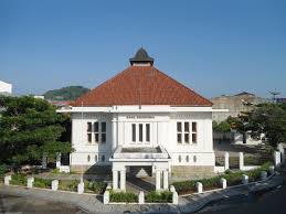 The old colonial buildings around kota tua (old town), a major tourist attraction in the city. Bank Indonesia Museum Padang Wikipedia