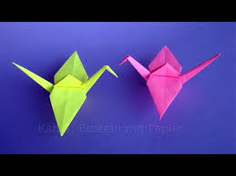 Wenn sie ein mobiltelefon verwenden, können sie auch die menüleiste des browsers verwenden. Origami Kranich Falten Vogel Basteln Mit Kindern Bastelideen Origami Tiere Falten 01 01 2016 Basteln Mit Papier Thewikihow