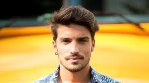 Dies ist unsere asymmetrische perücke mit metallischen ponys geformt mit einem linienschnitt. Lassig Asymmetrische Frisuren Gq Germany