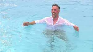 With schlager, ramon roselly was able to convince the dsds jury and audience last year, but many viewers saw his appearance at andrea kiewel anything but good. Ramon Roselly Eine Nacht Zdf Fernsehgarten Youtube