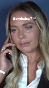 Kim Chartrand's Instagram, Twitter & Facebook